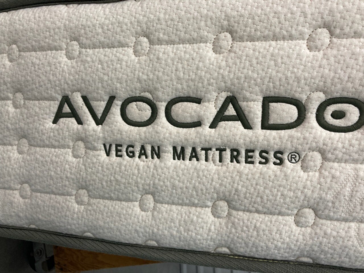 Avocado QUEEN Vegan Mattress, minor spots (QN03010803) 2125