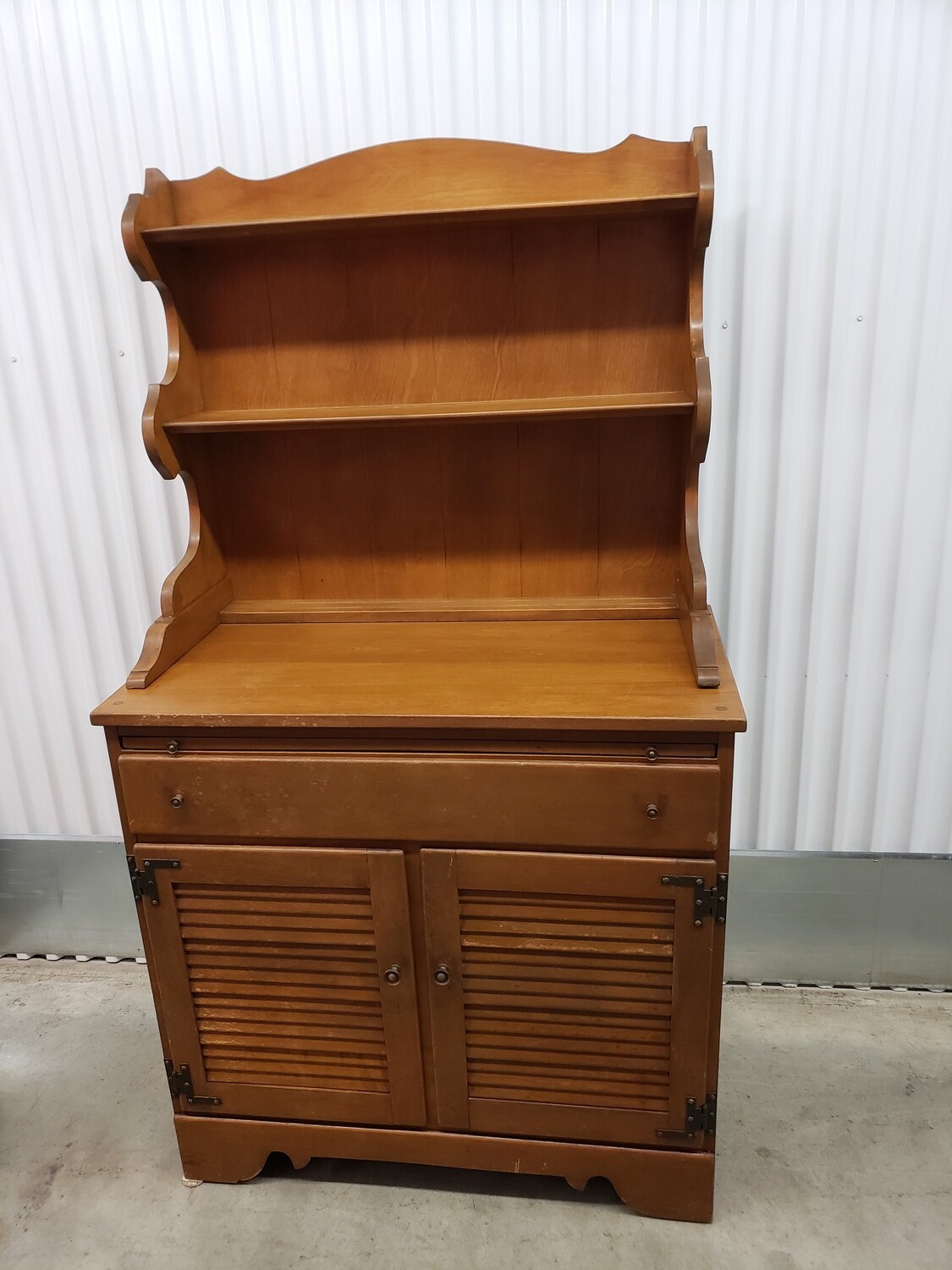 Ethan Allen 34" Maple Hutch 2118