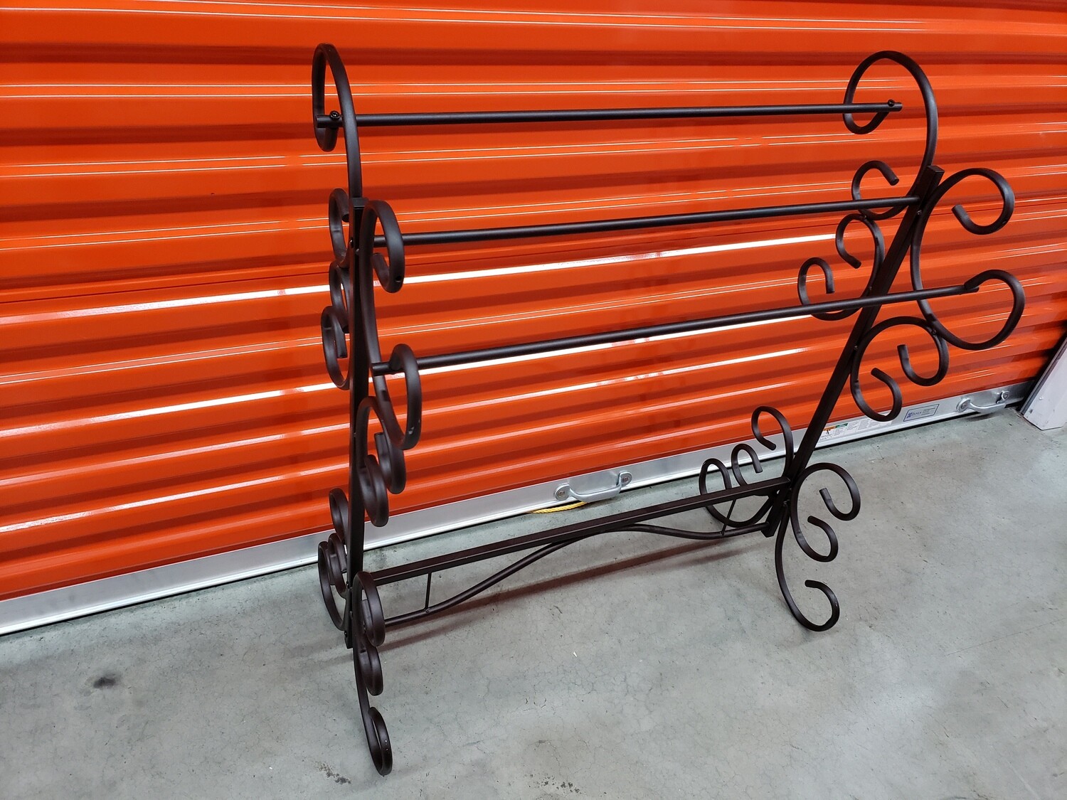 Blanket Stand, black metal scroll work 2314