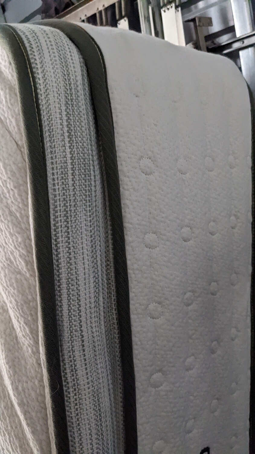 REPOST Avocado QUEEN trial mattress w/ pillow top (QN0200) 2212