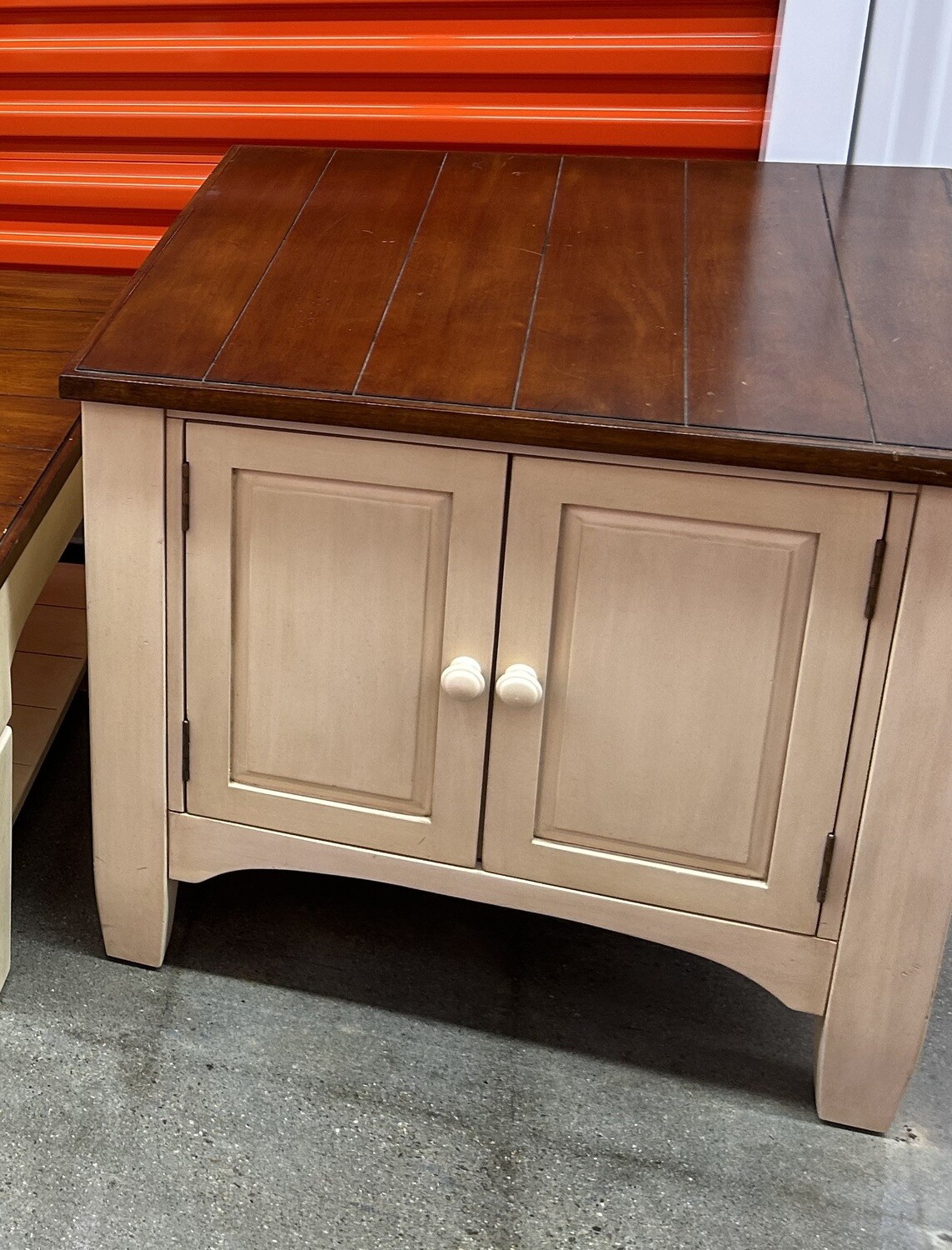 Cottagestyle End Table, 28" w/ storage cubby 1048