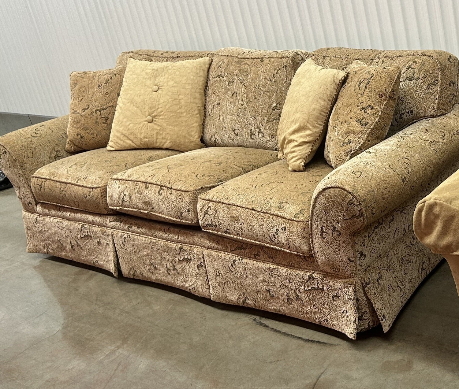 Flexsteel Sofa, paisley print, very comfortable! 2126 ** 3 mos. to