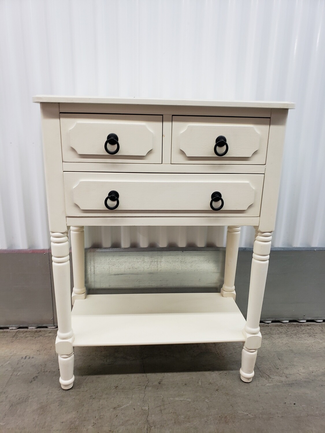 White Cottagestyle Side Table, 3 drawers 2114 ** 1 day to sell