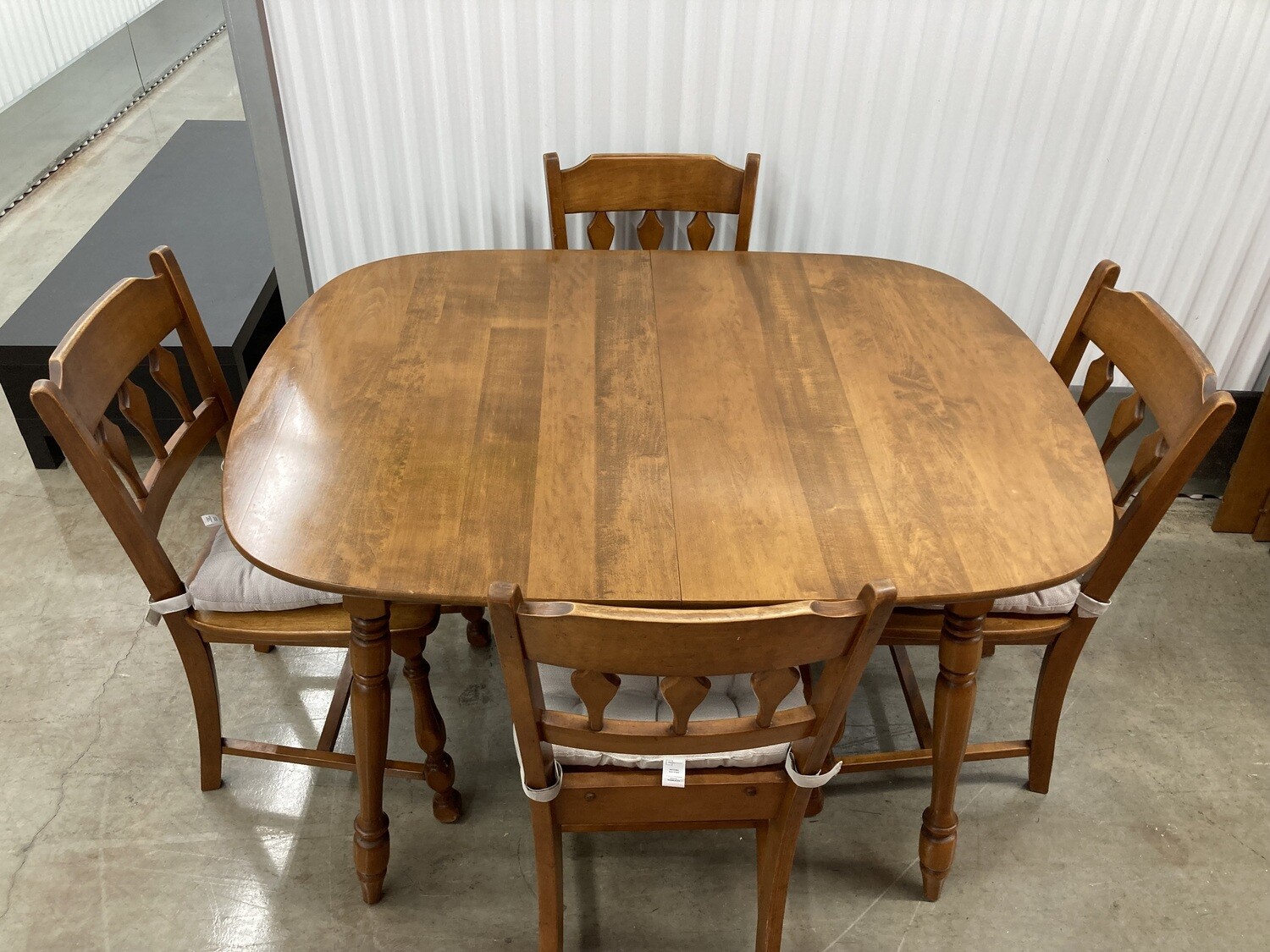 Vintage Maple Kitchen Table, opens 46 ft w/ 4 chairs 2213 ** 1 mo. to sell, full price