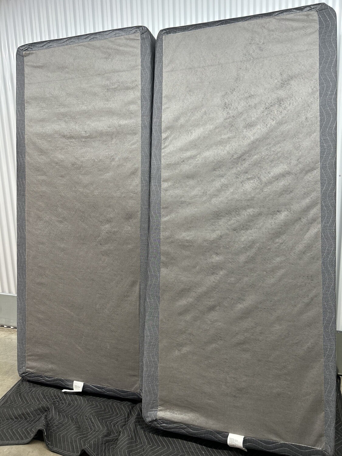 California King size split box spring 2212 ** 5 mos. to sell, full price