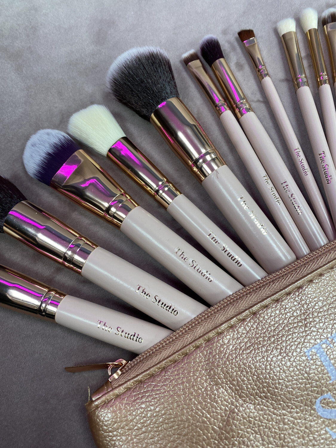 EXCLUSIVE Studio Brush Set