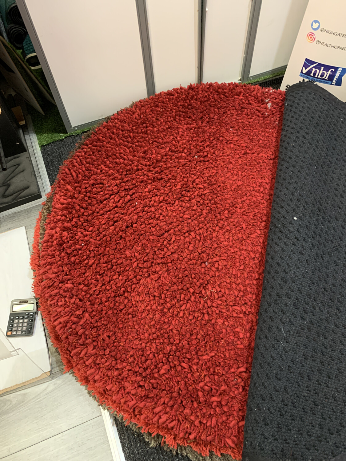 Red 100 Wool Pile Rug 170cm x 170cm