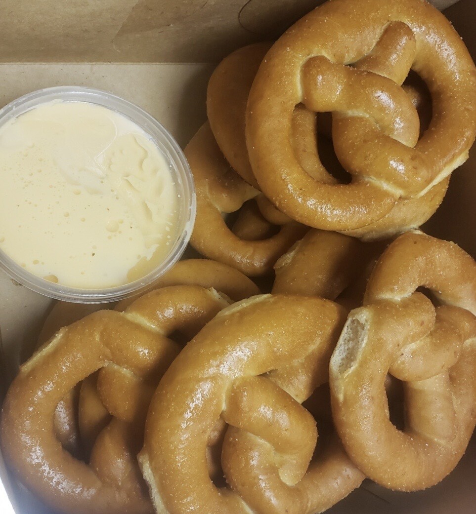 Ready to Eat Pretzel Box