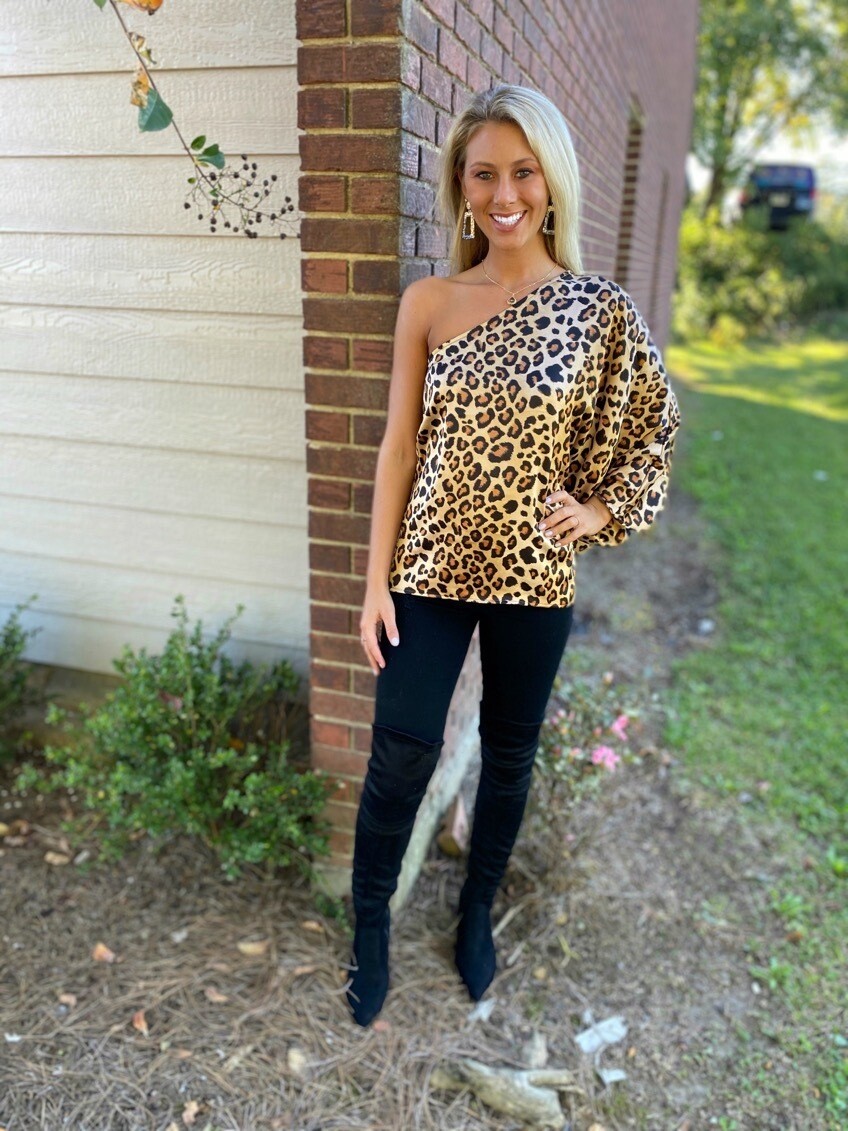 one shoulder leopard top