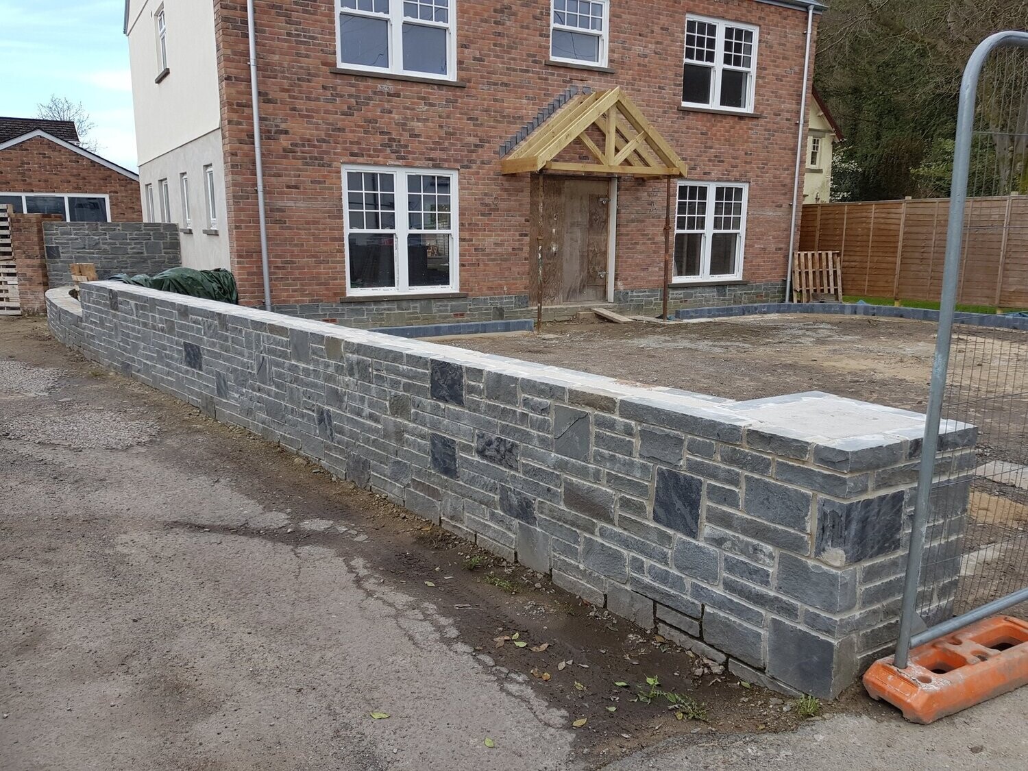 Blue Pennant Stone Sawn Coursed Natural Walling (100125mm)