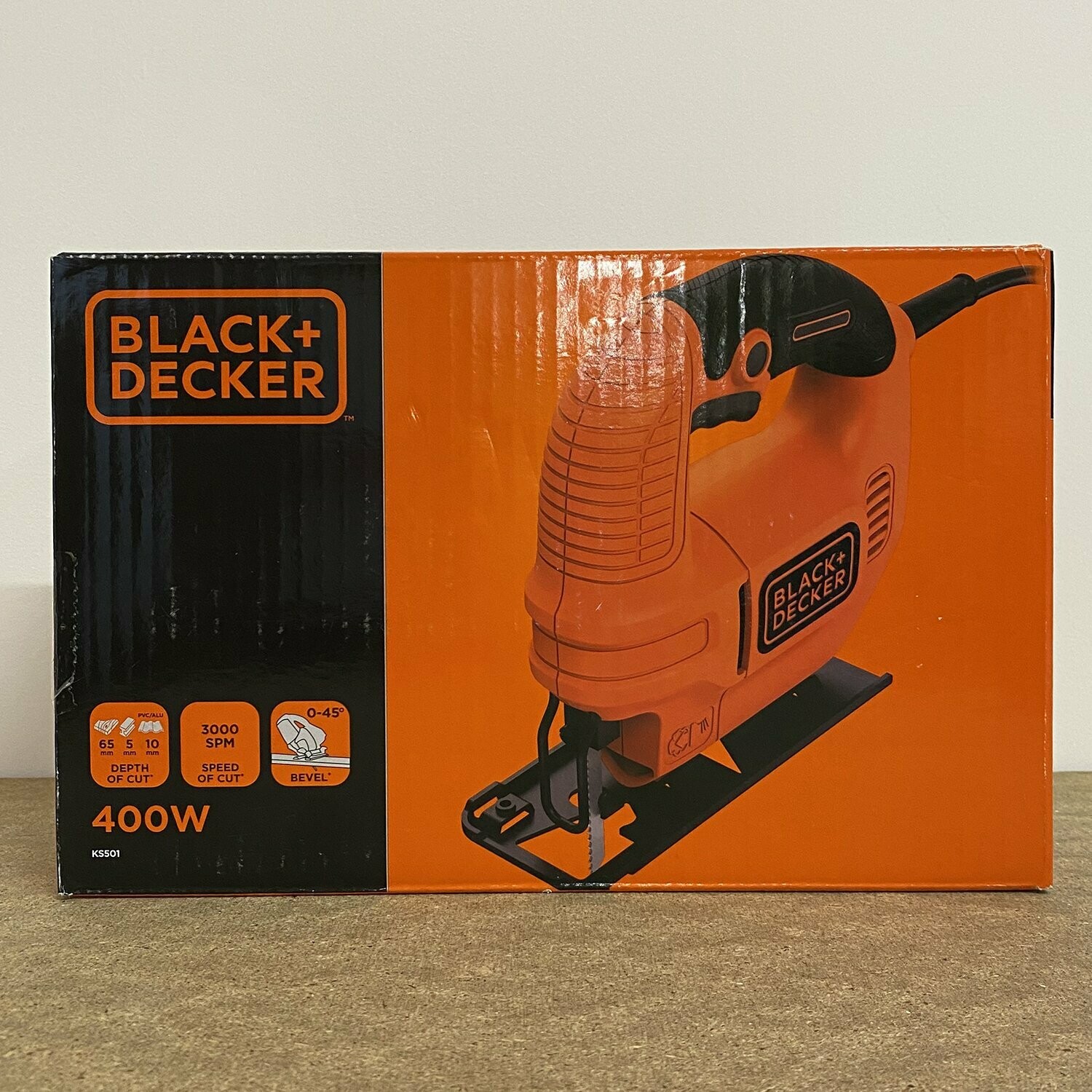 BLACK+DECKER KS501 400W Compact Jigsaw with blade