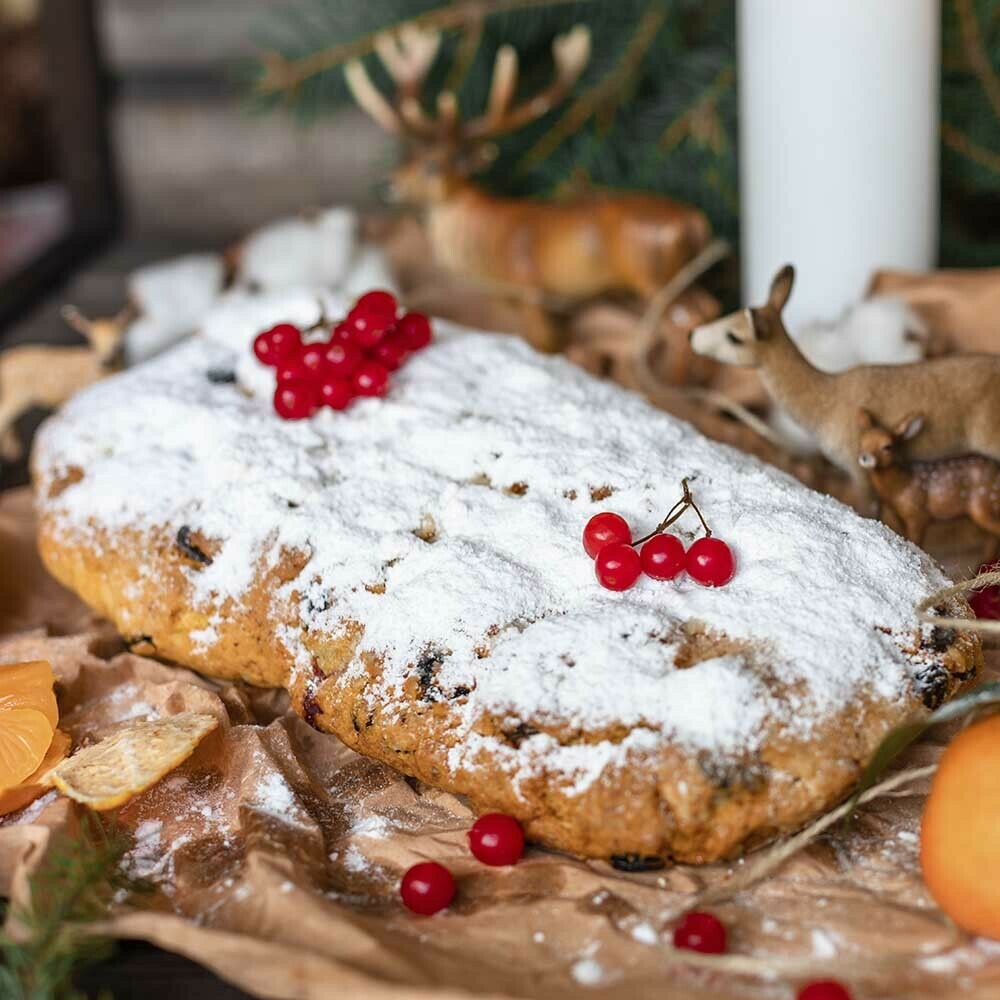 Рождественский кекс штоллен. Рождественский кето кекс. Козий штоллен. Штоллен фото. Штоллен гриднев.