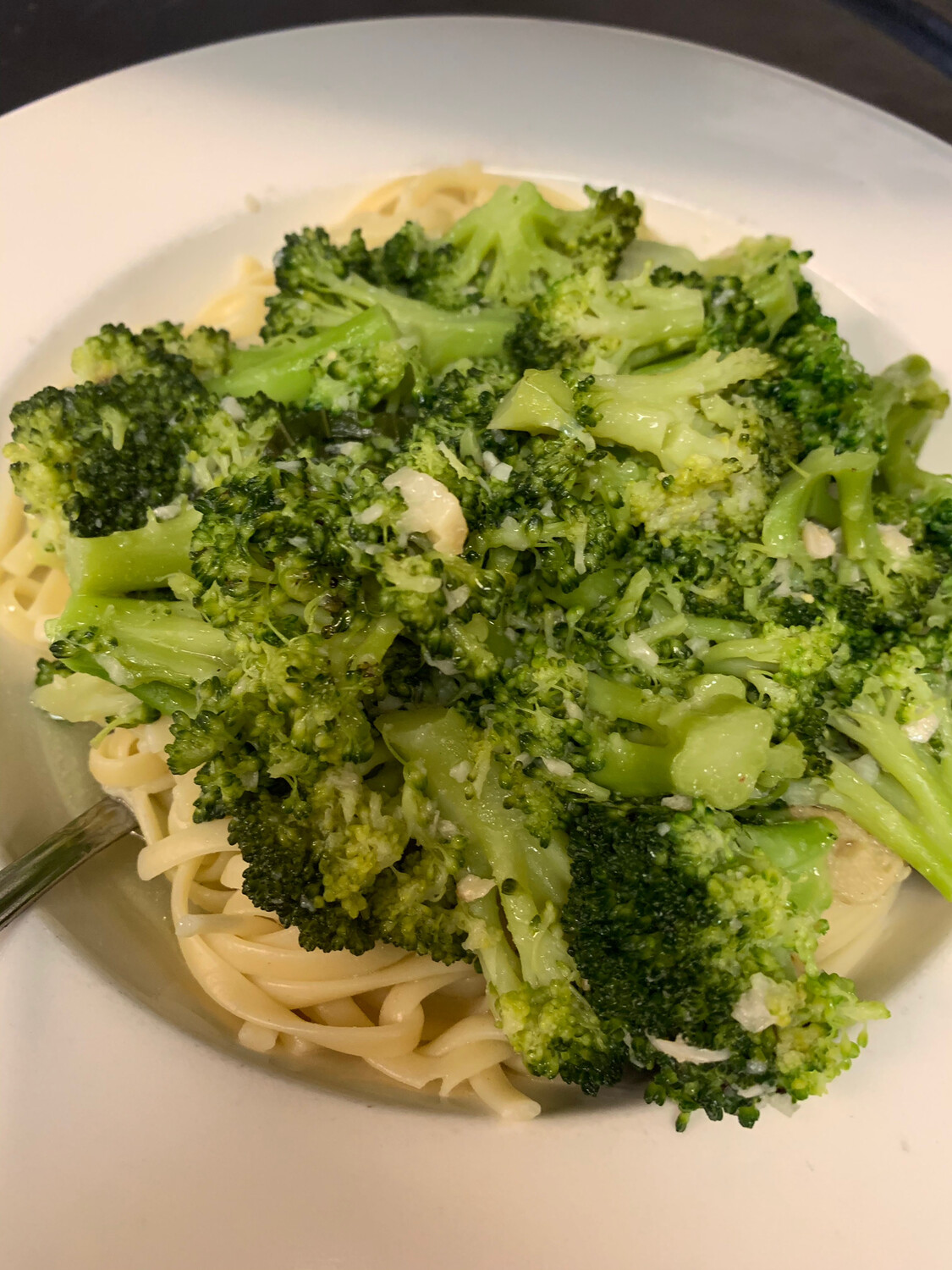 Linguini with Broccoli, Oil & Garlic