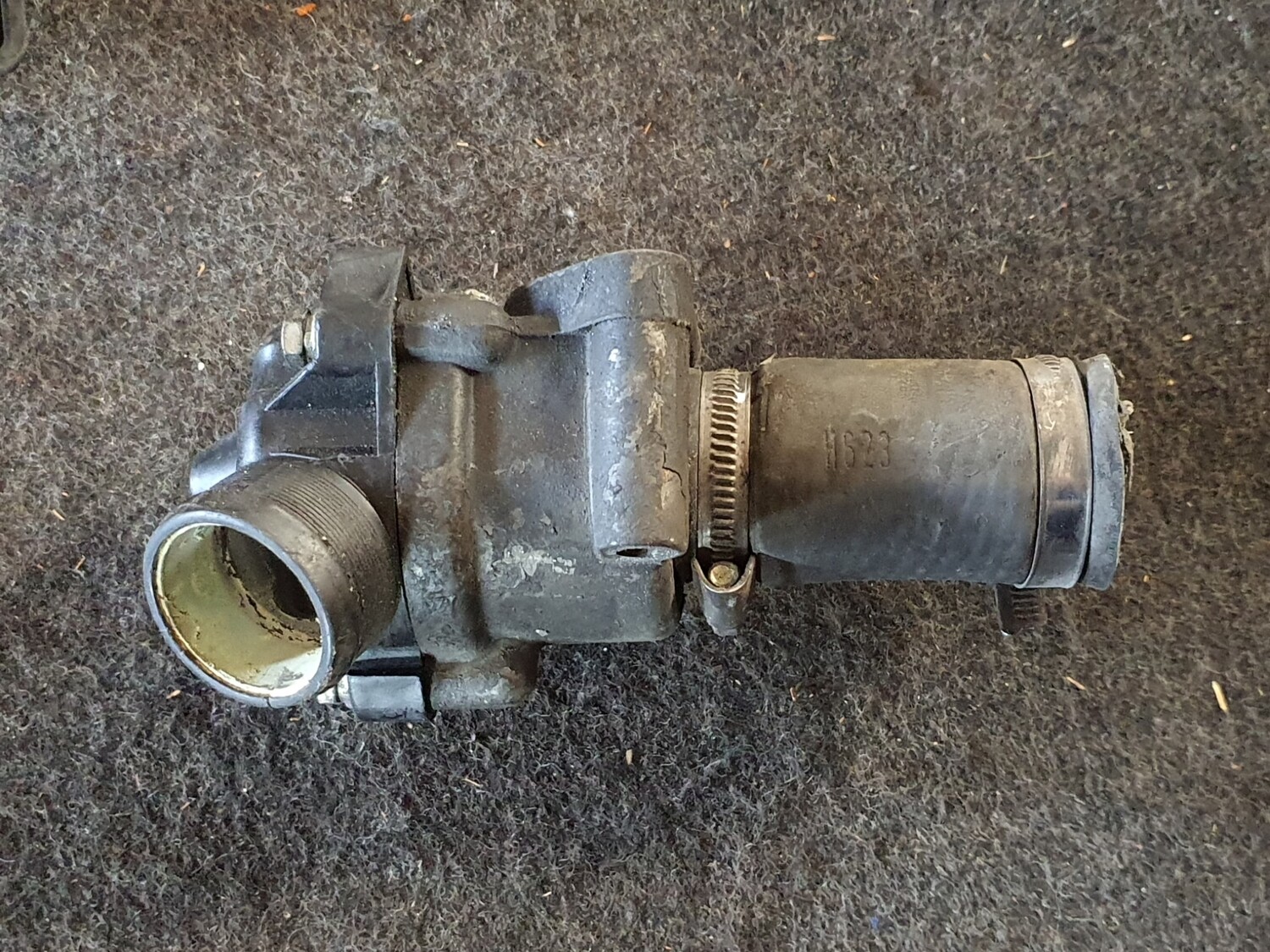 MercedesBenz Thermostat Housing (W201/W124 M102)