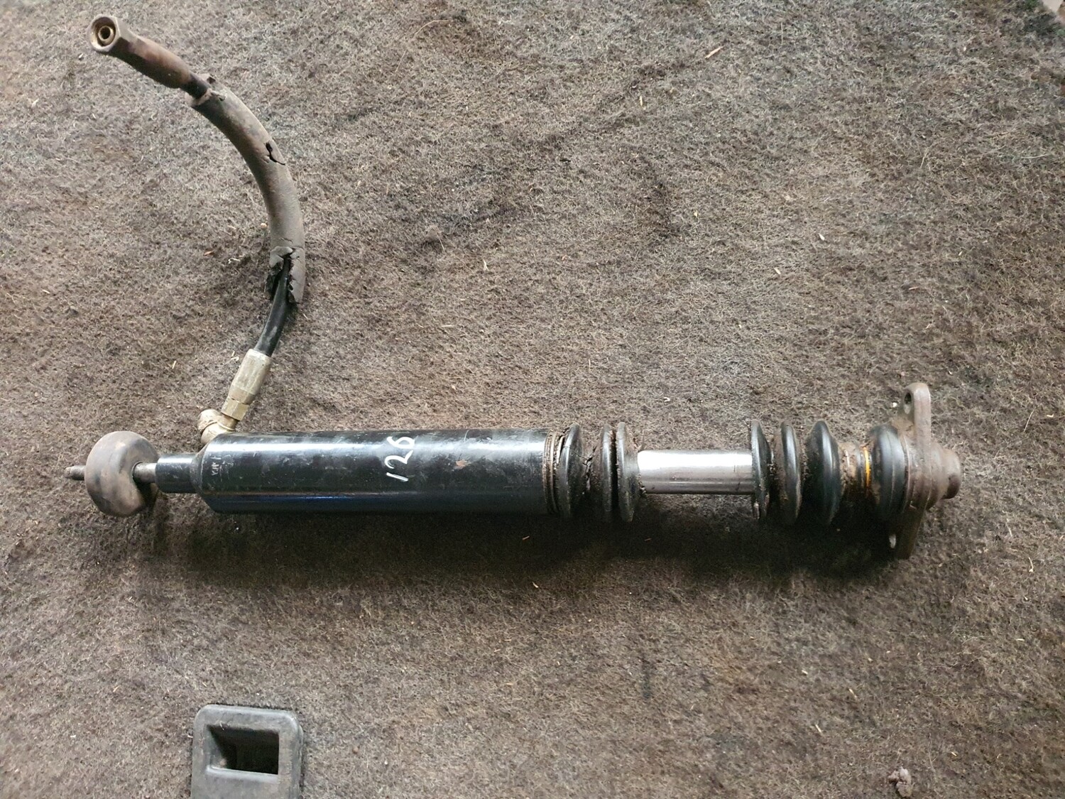 MercedesBenz selflevelling Shock (W126)