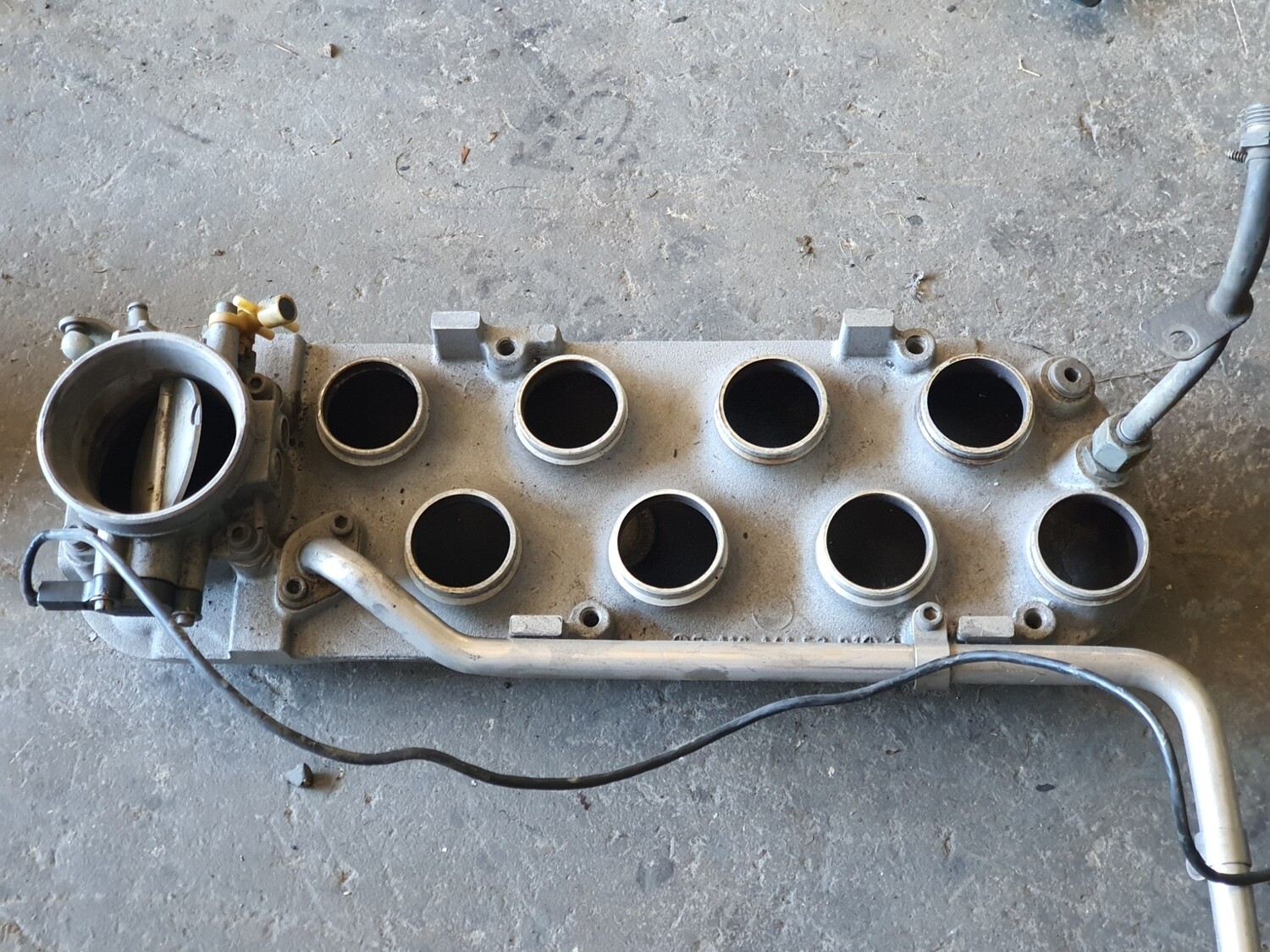 MercedesBenz Intake Manifold and Throttle Body 1161415301 (380Sl/SLC