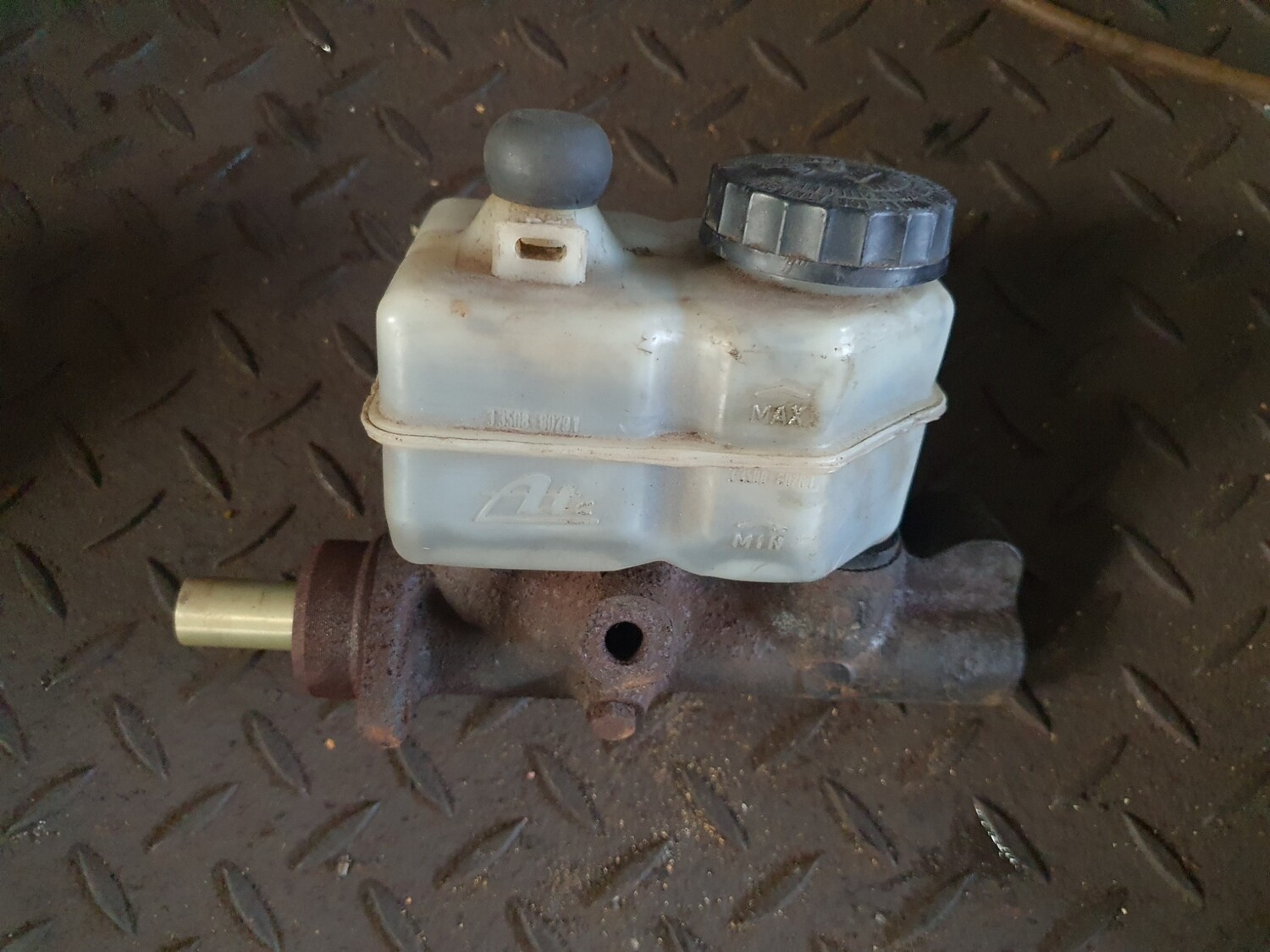 MercedesBenz Brake Master Cylinder (W123)