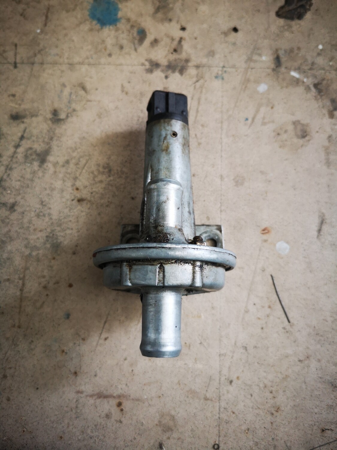 MercedesBenz Auxiliary Air Valve (W123 230E)