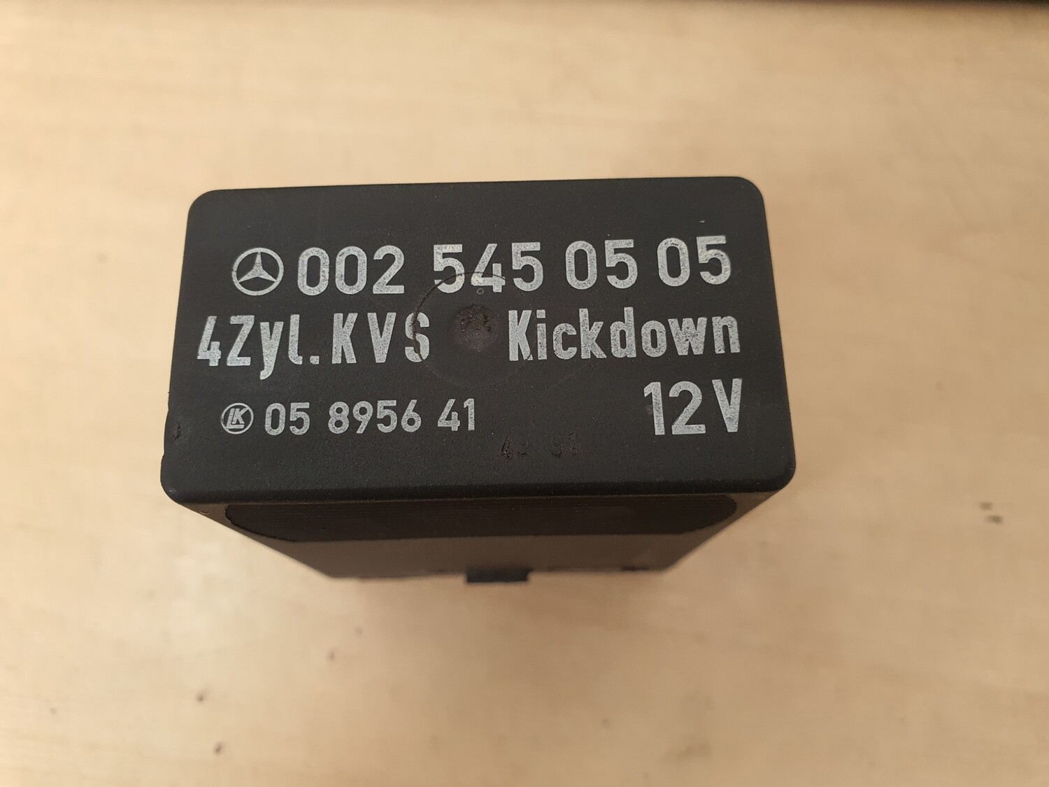 MercedesBenz Fuel Pump Relay (4 Cylinder) w124/w201