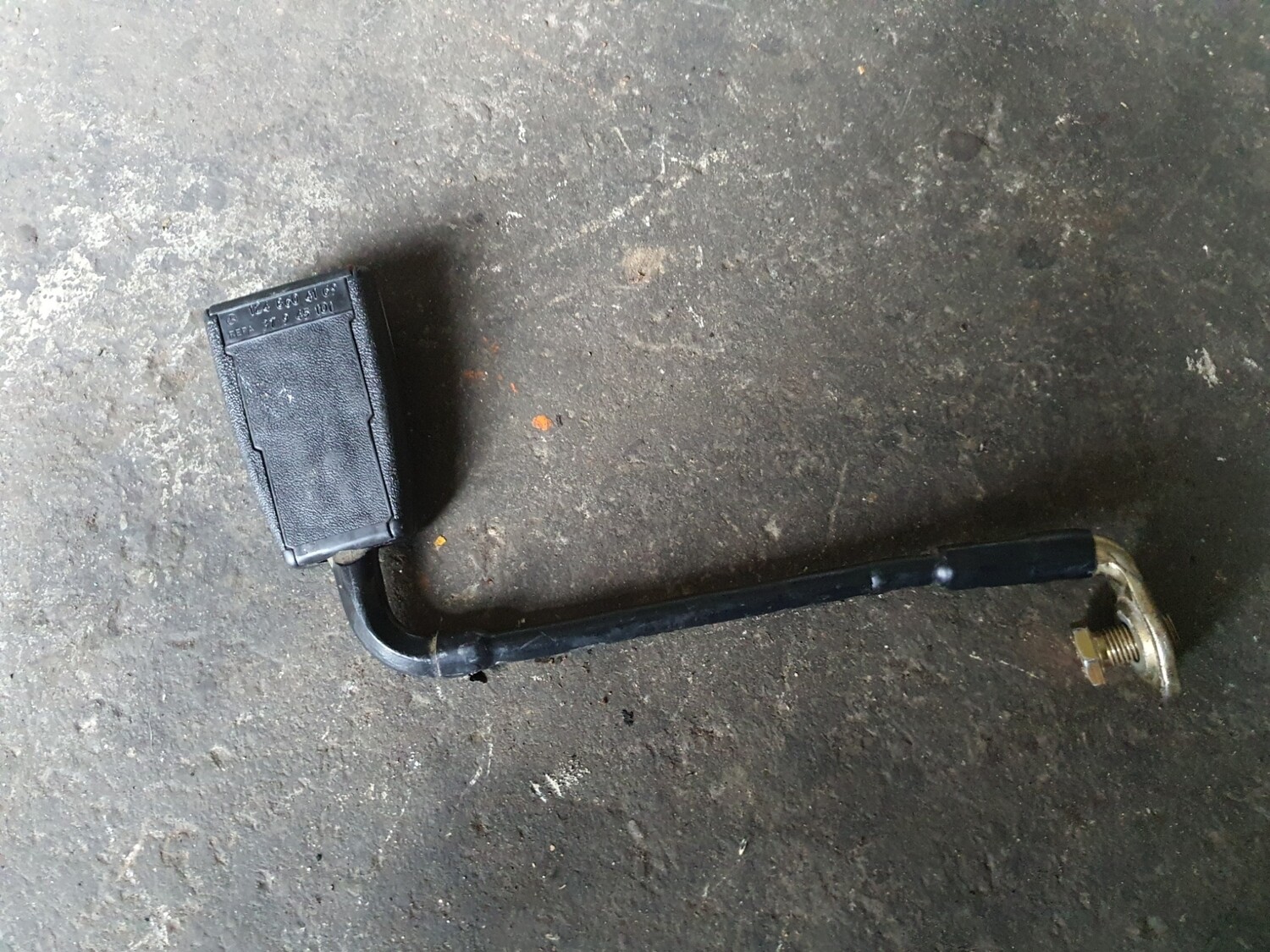 MercedesBenz Seat Belt Clasp Left 1248604169 (W124)