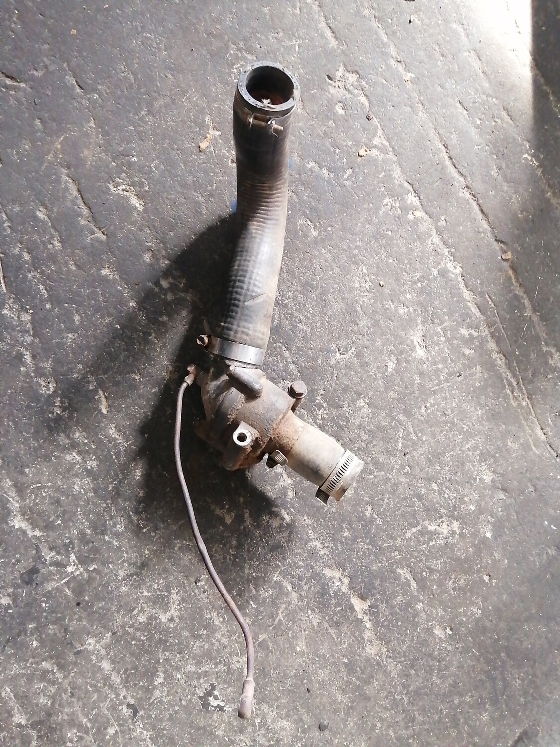 Mercedes Benz Thermostat Housing (w123 M102)