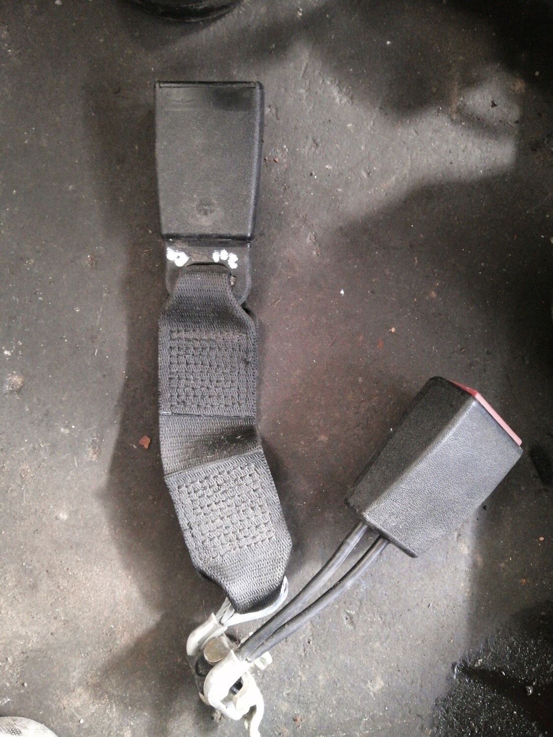 Mercedes Benz Seat Belt Clasp Right Rear (w201)