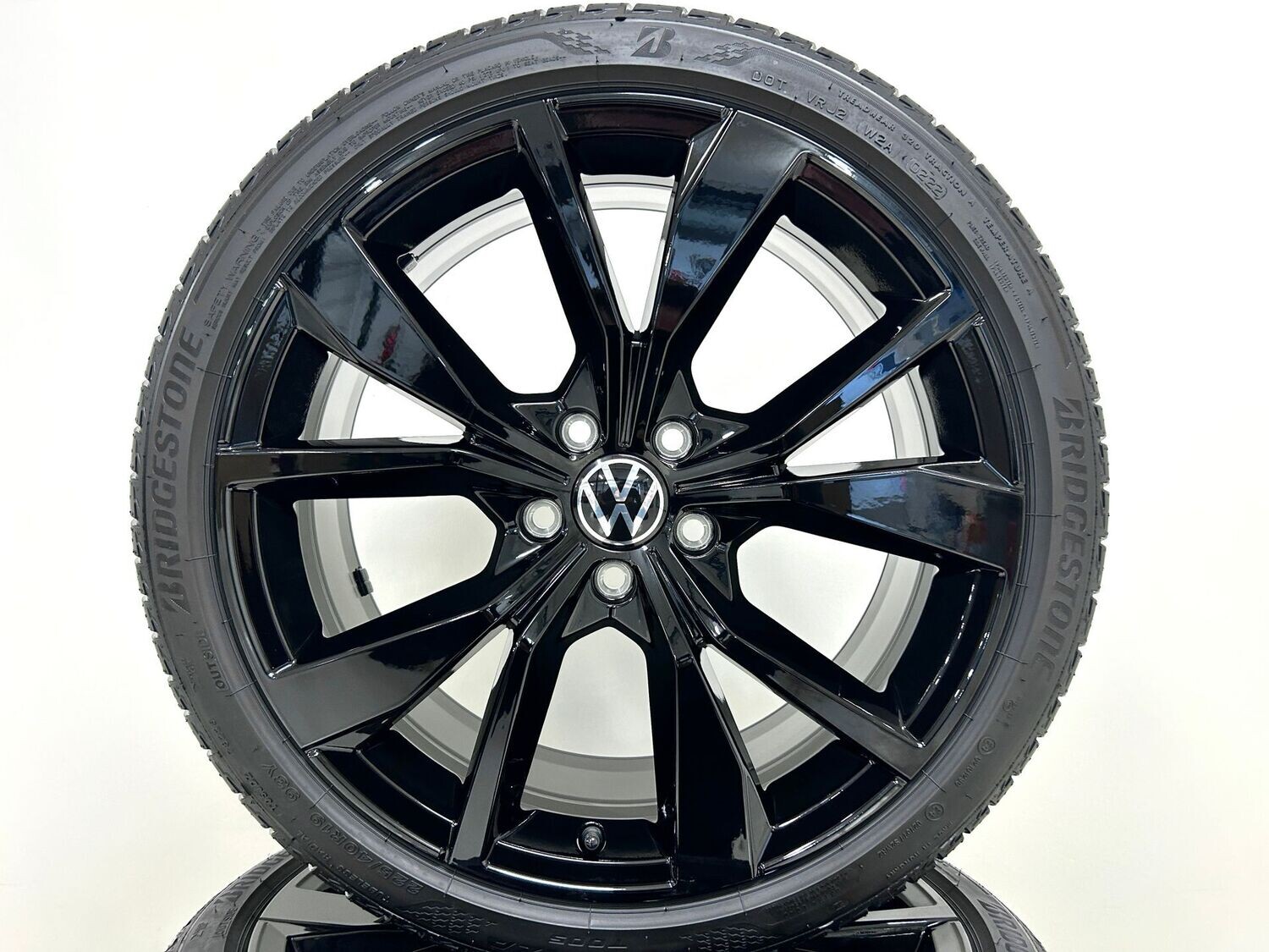 Volkswagen TRoc Rline 2GA 19 inch Misano Black velgen zomerset