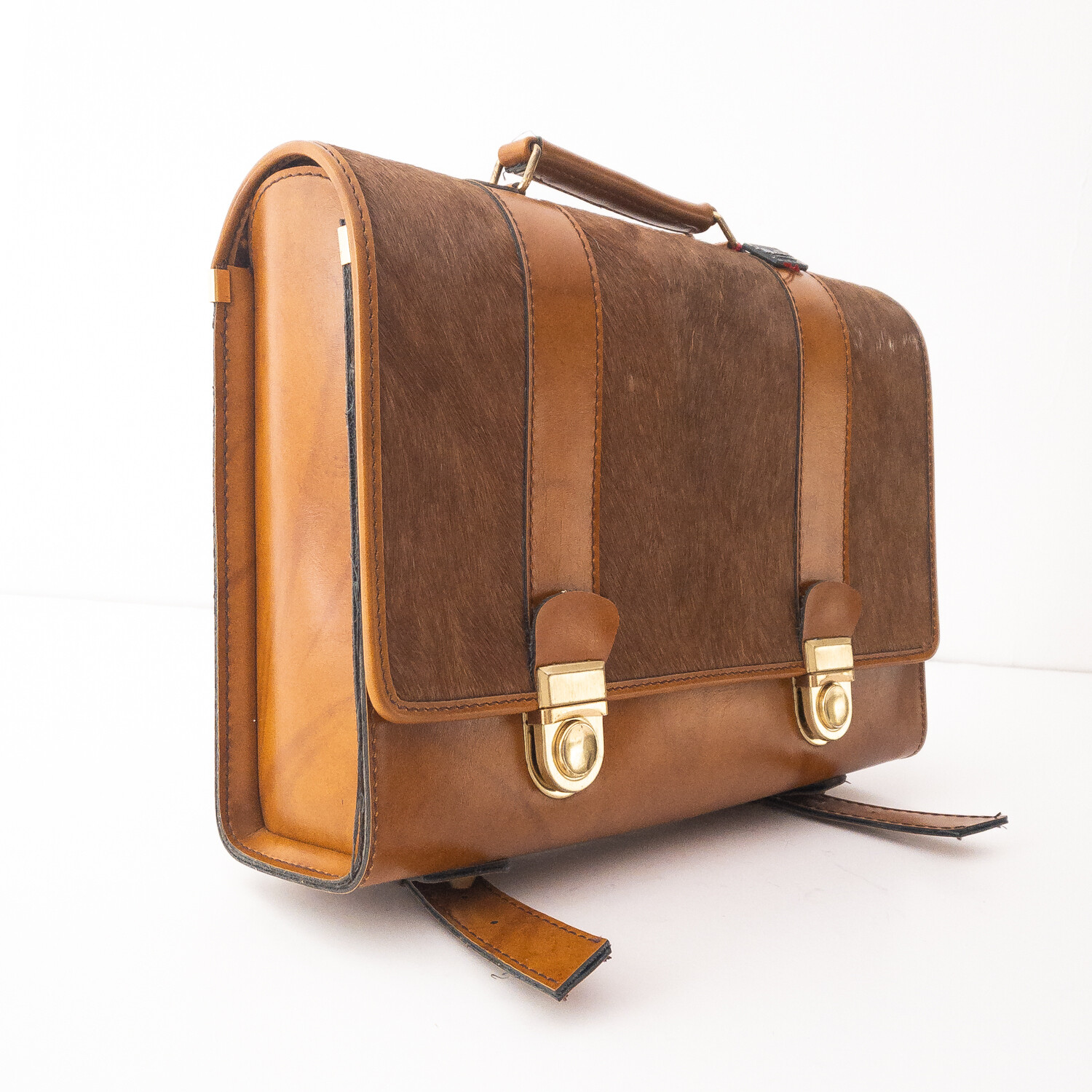 slow round 06 - Dark Brown Leather, Silver Case, Crème Dial