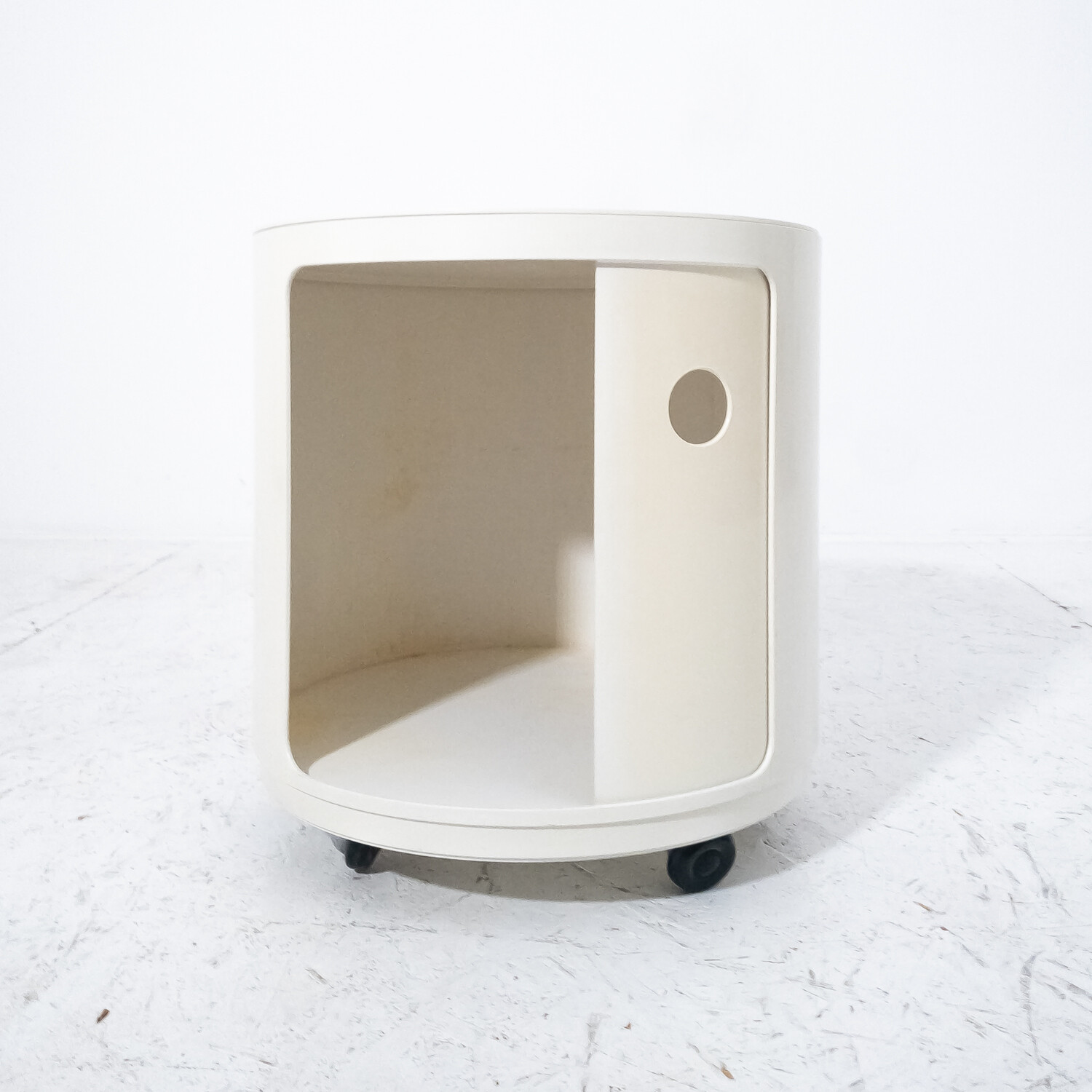 Mobile contenitore carrello design Anna Castelli per Kartell, Italia