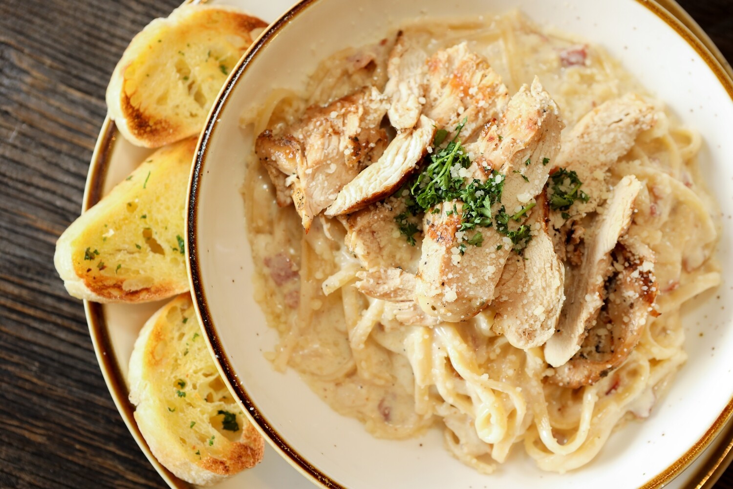 Pasta Carbonara Con Pollo Al Grill