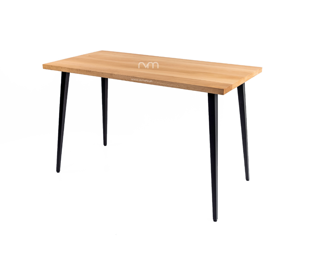 Tapered Legs Desk