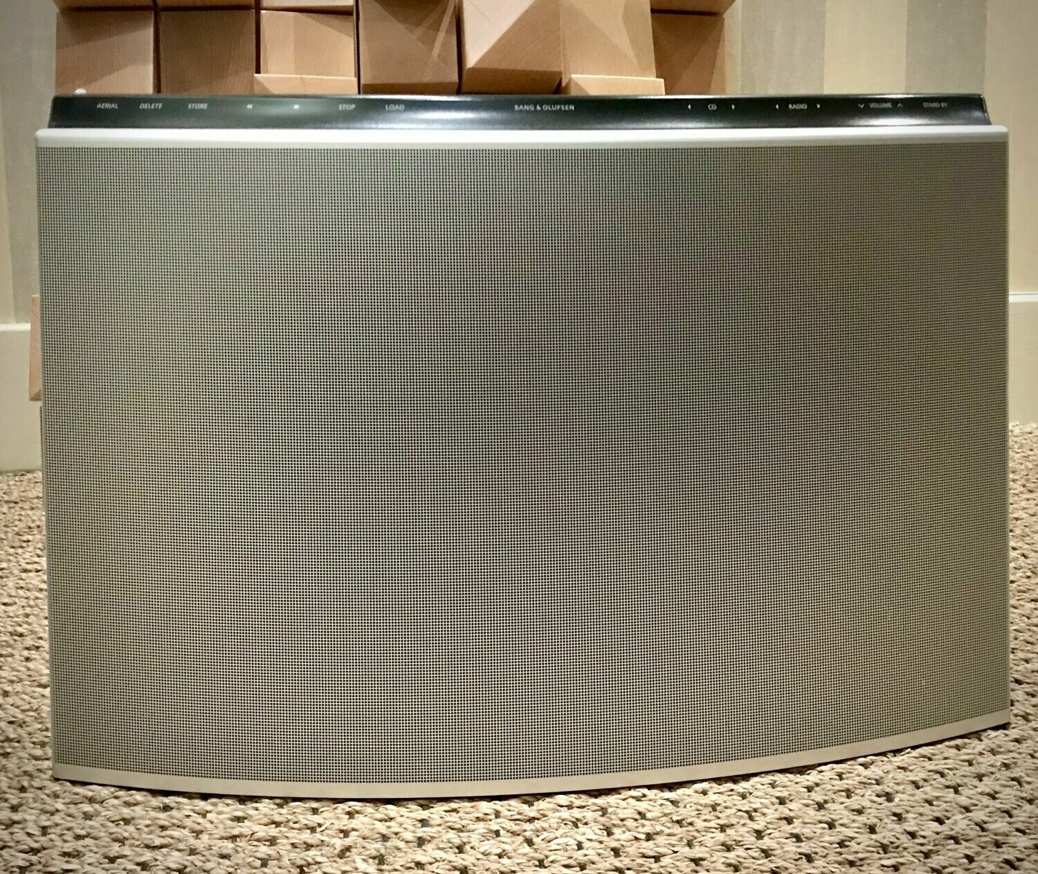 Bang & Olufsen BeoSound Essence MK2 - Hub Streaming Musique, Secteur UK, état Parfait