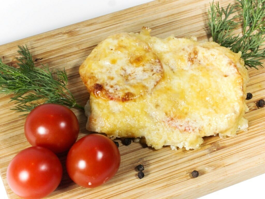Отбивная куриная с помидором и сыром Интернетмагазин