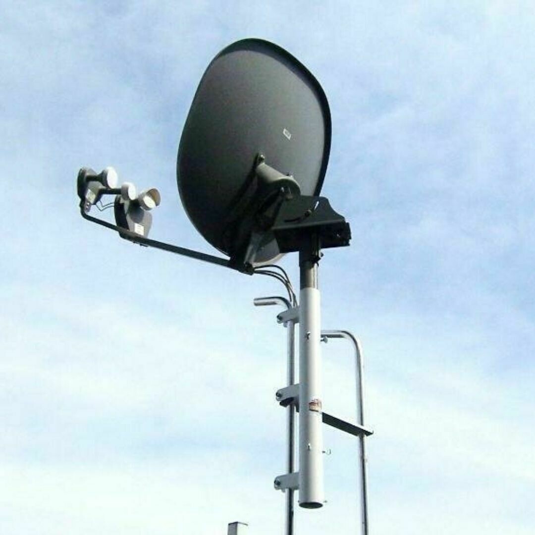 Ladder Mount for High Def. Satellite Dish