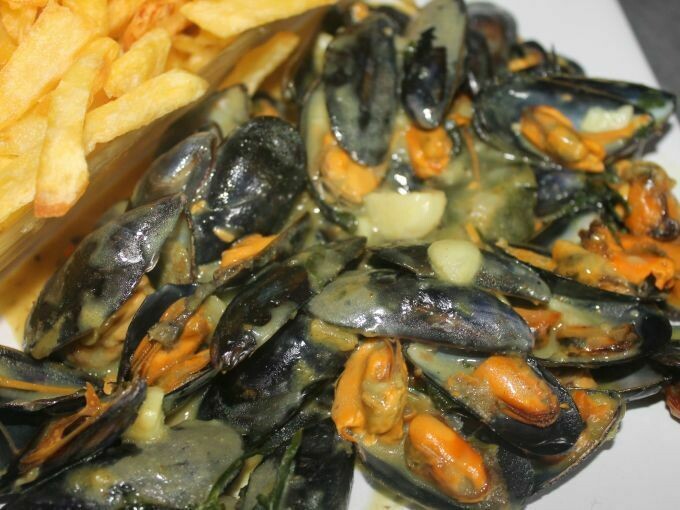 Moules frites au curry