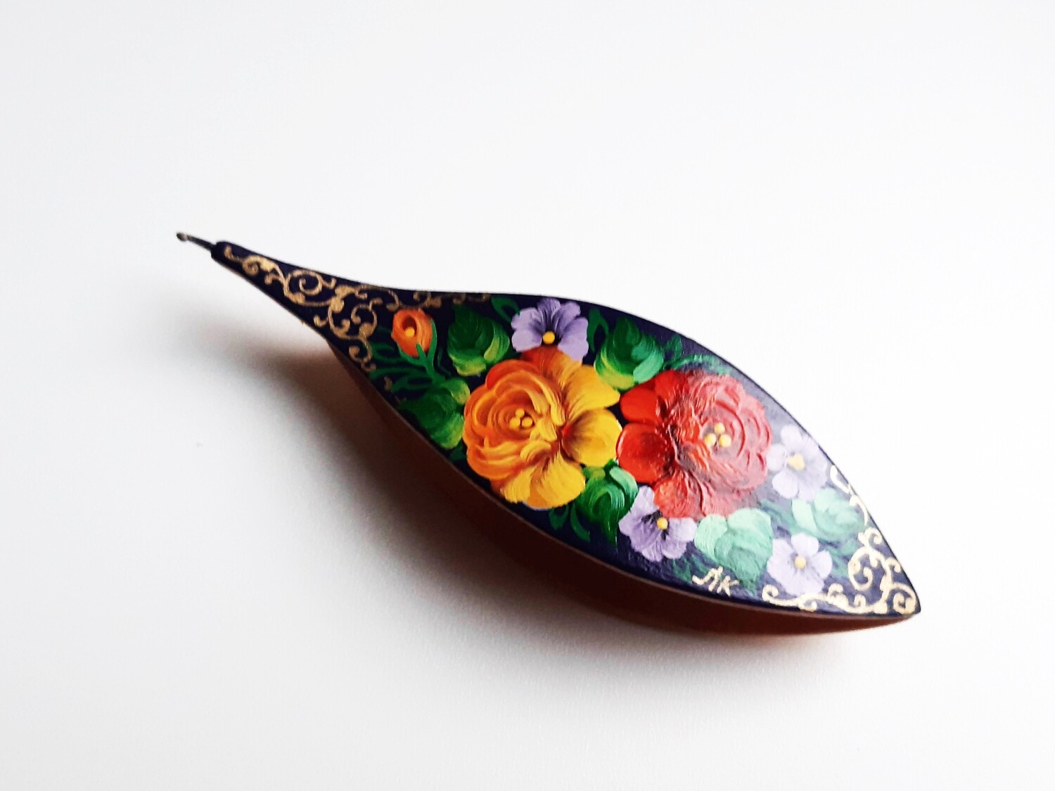 Tatting Shuttle With Hook Maple Painted