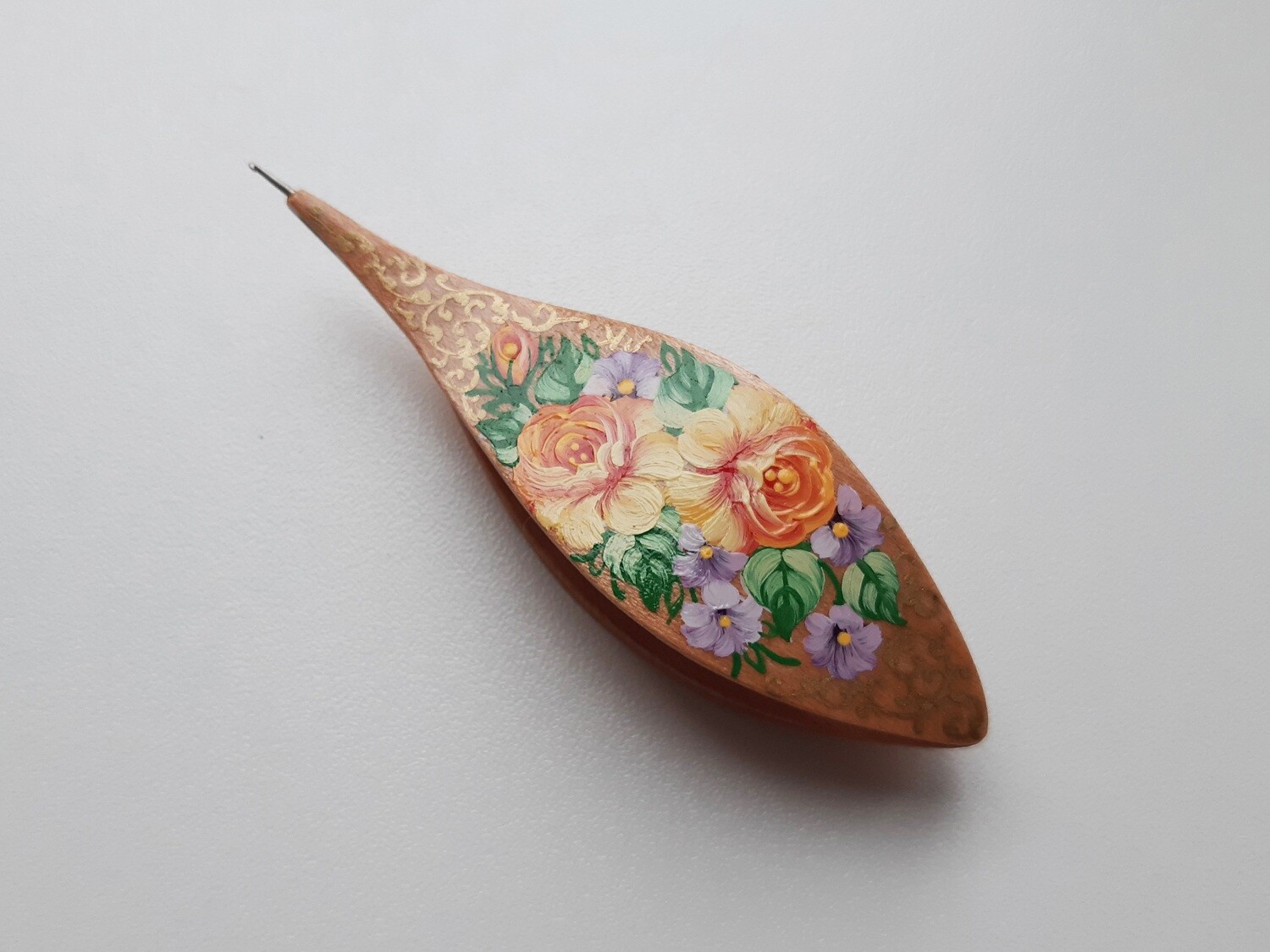 Tatting Shuttle With Hook Maple Painted