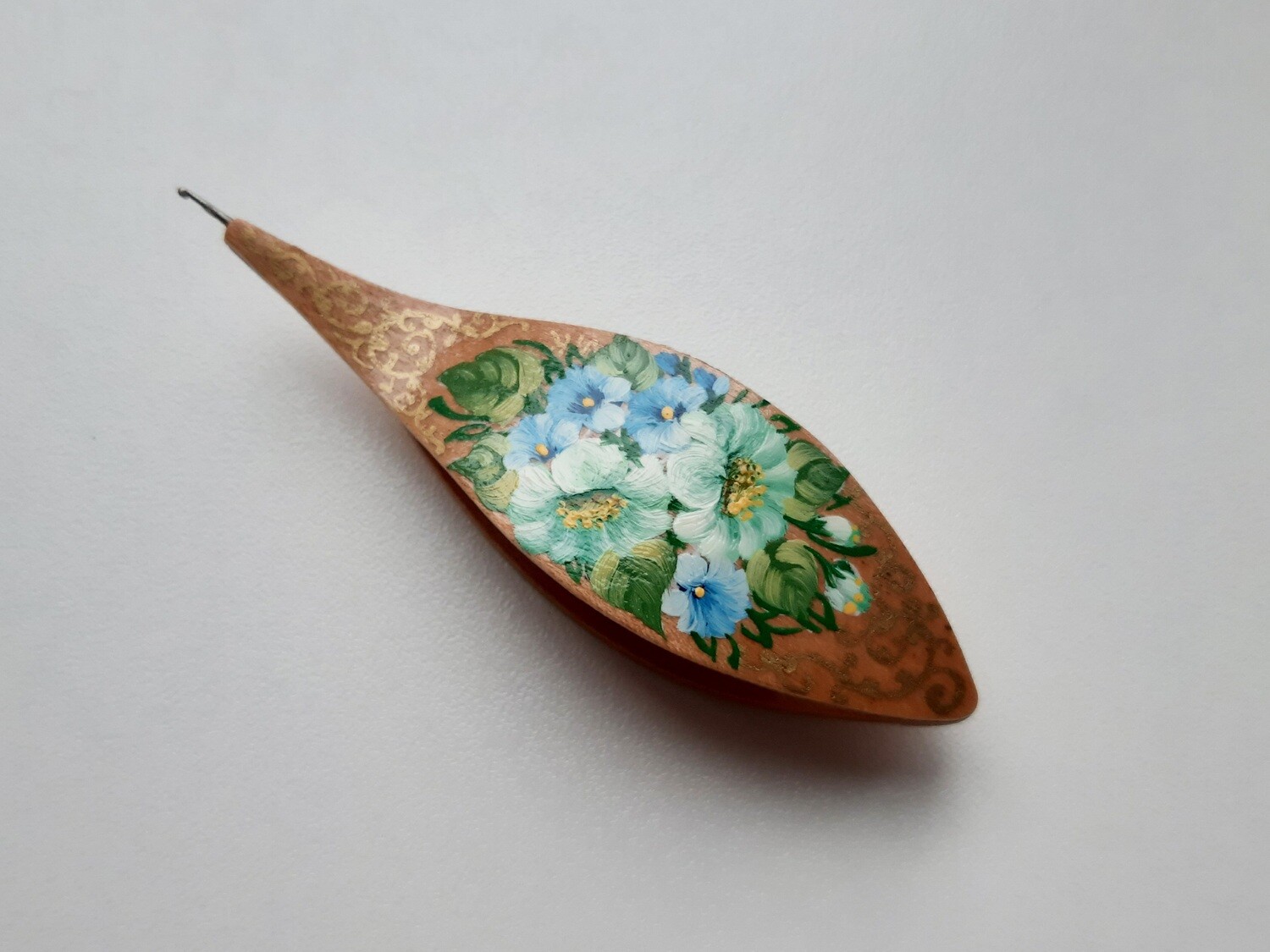 Tatting Shuttle With Hook Maple Painted