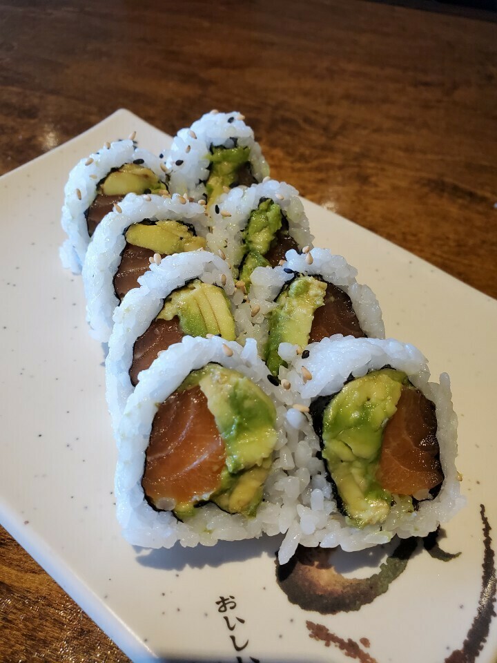 Salmon & Avocado Roll