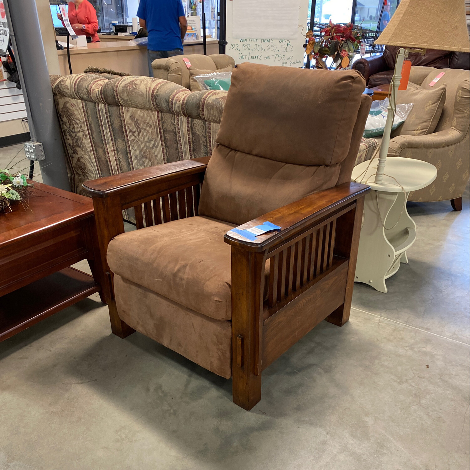 SUAVE/WOOD RECLINER