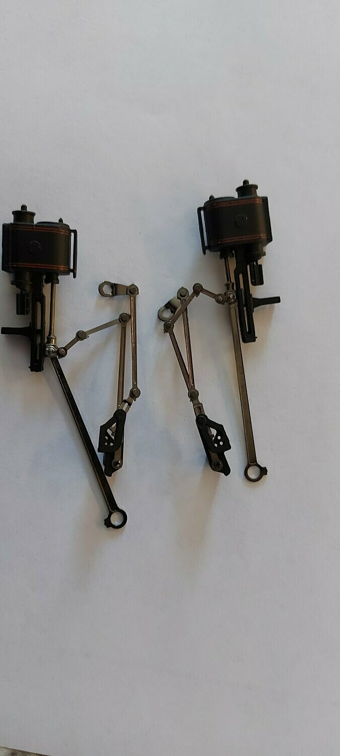 B1 VALVE GEAR LH/RH (Split Chassis)