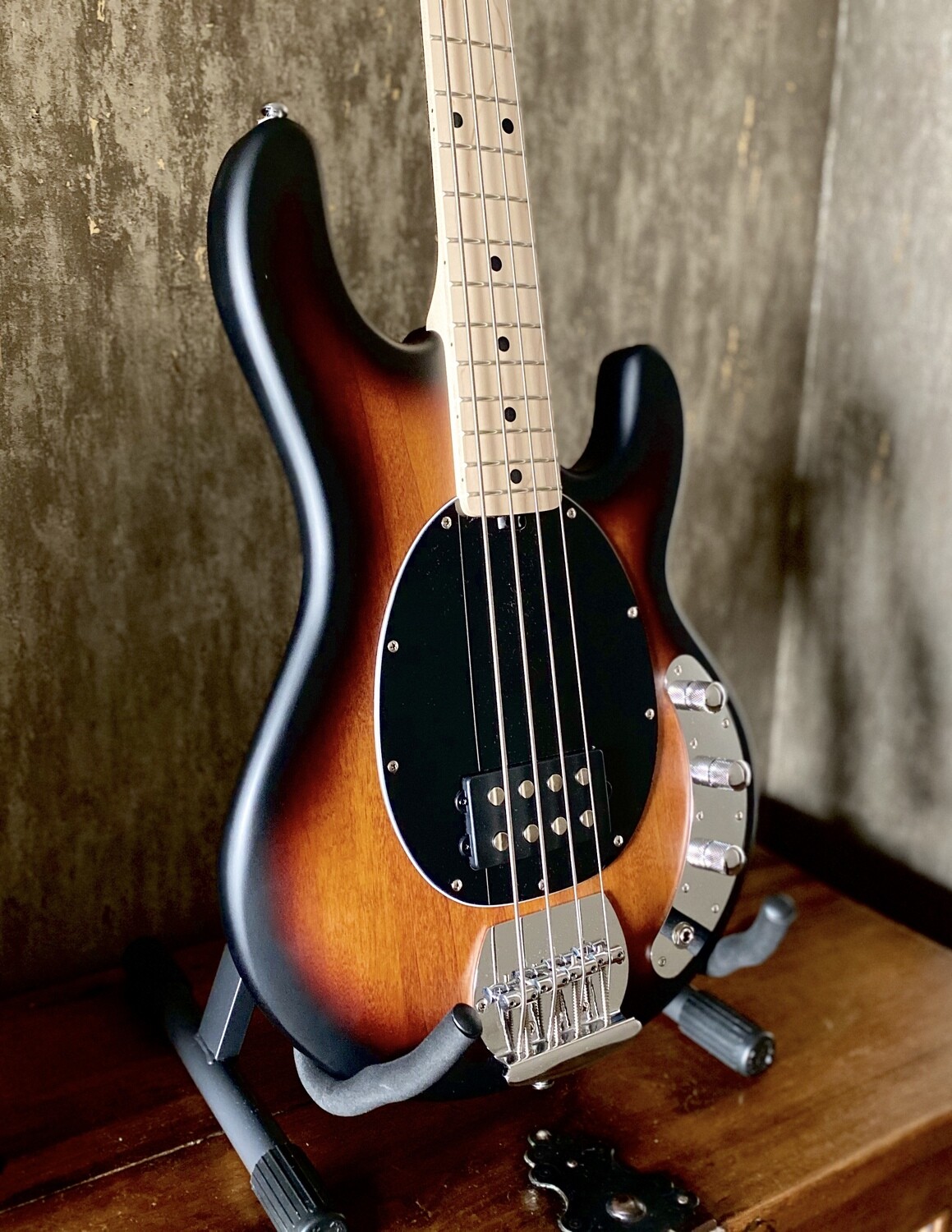 Sterling by Music Man Stingray 4 Vintage Sunburst Satin