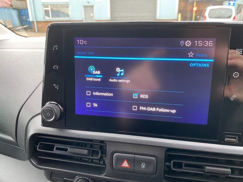 Toyota Proace City (K9) Van Touchscreen system upgrade with Apple Car ...