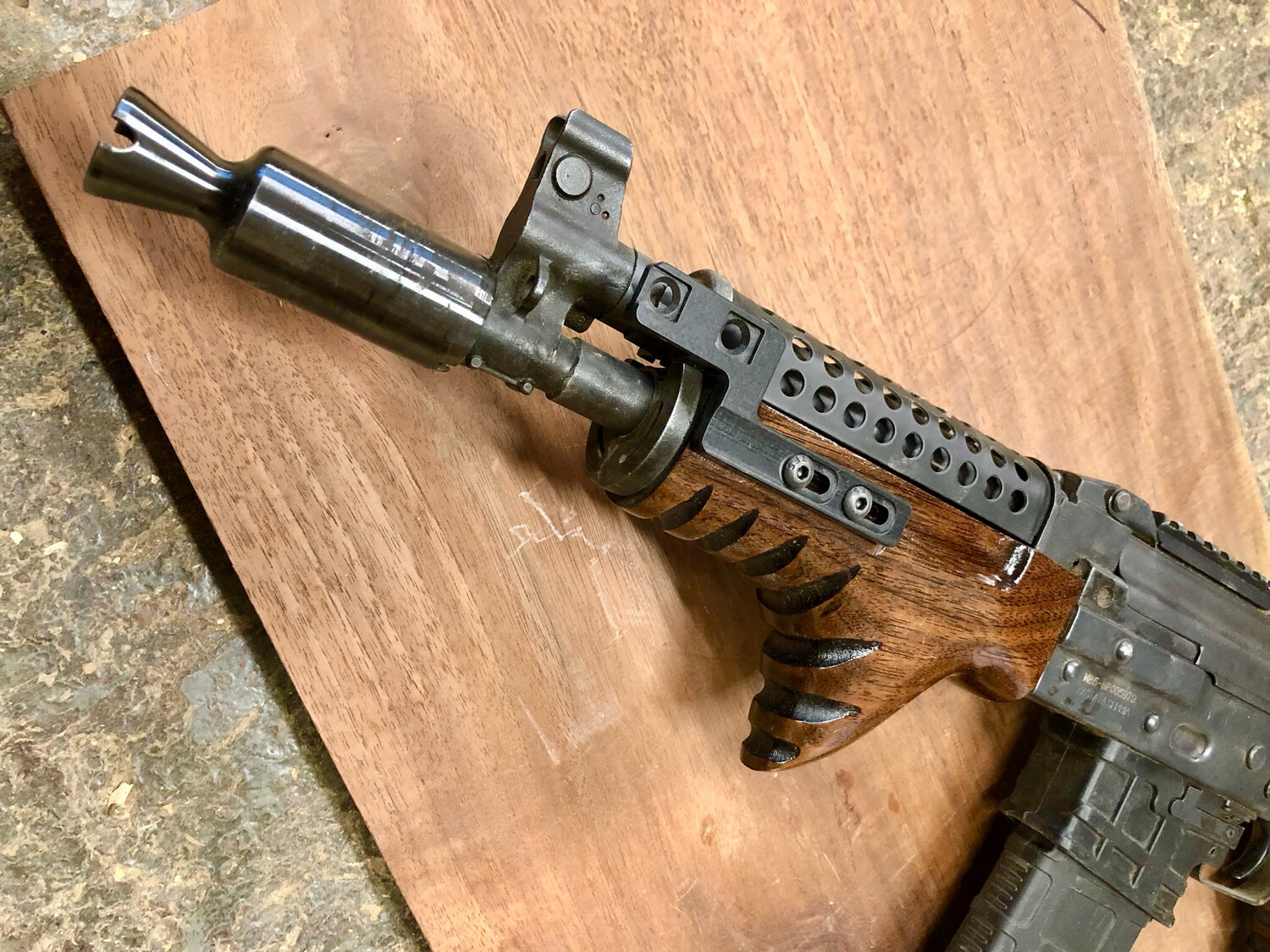 M92/M85 Shark fin Lower Handguard