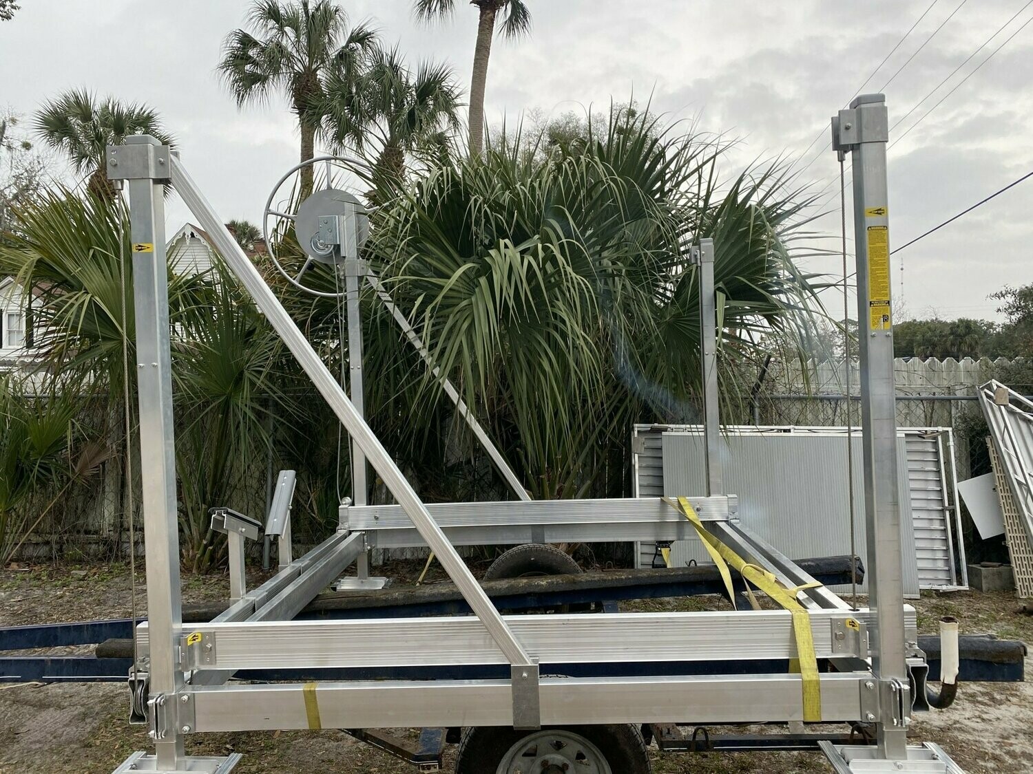 FLOE V2000 Boat Lift