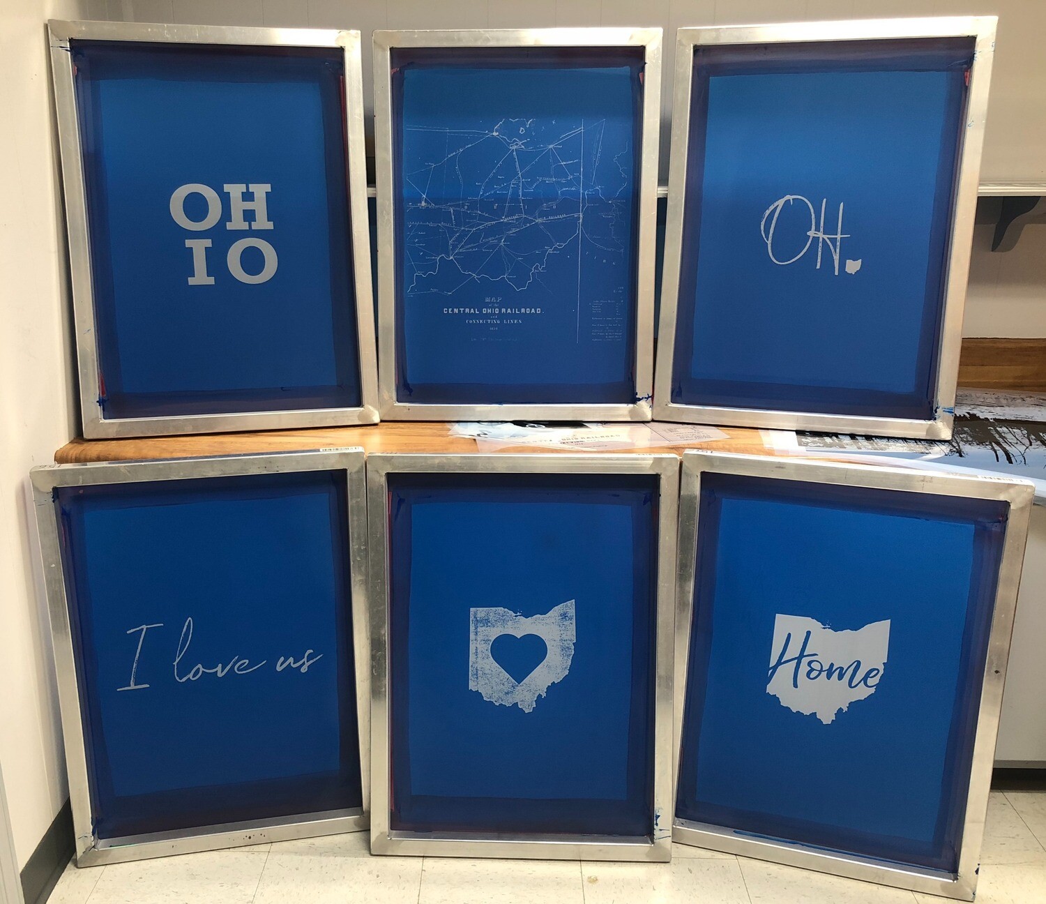 NEW FINISHED SILK SCREEN WITH ALUMINUM FRAME 20 X 24