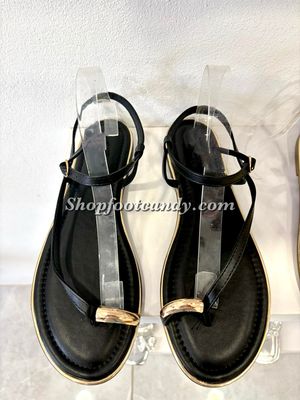 Toe Hold Cross Strap Sandals Black