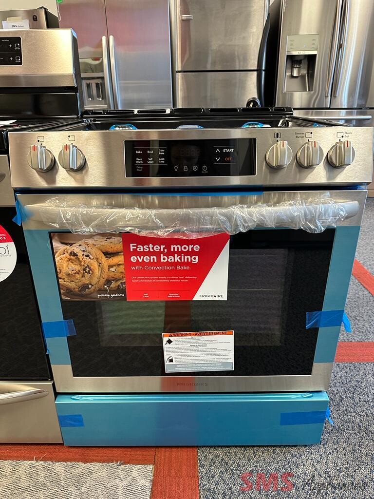 Open Box Scratch & Dent Frigidaire Gas Stove with Convection Bake
