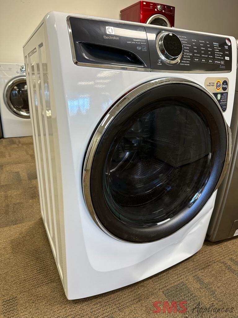 Open Box Scratch & Dent Electrolux Front Load Washer ELFW7637AW1