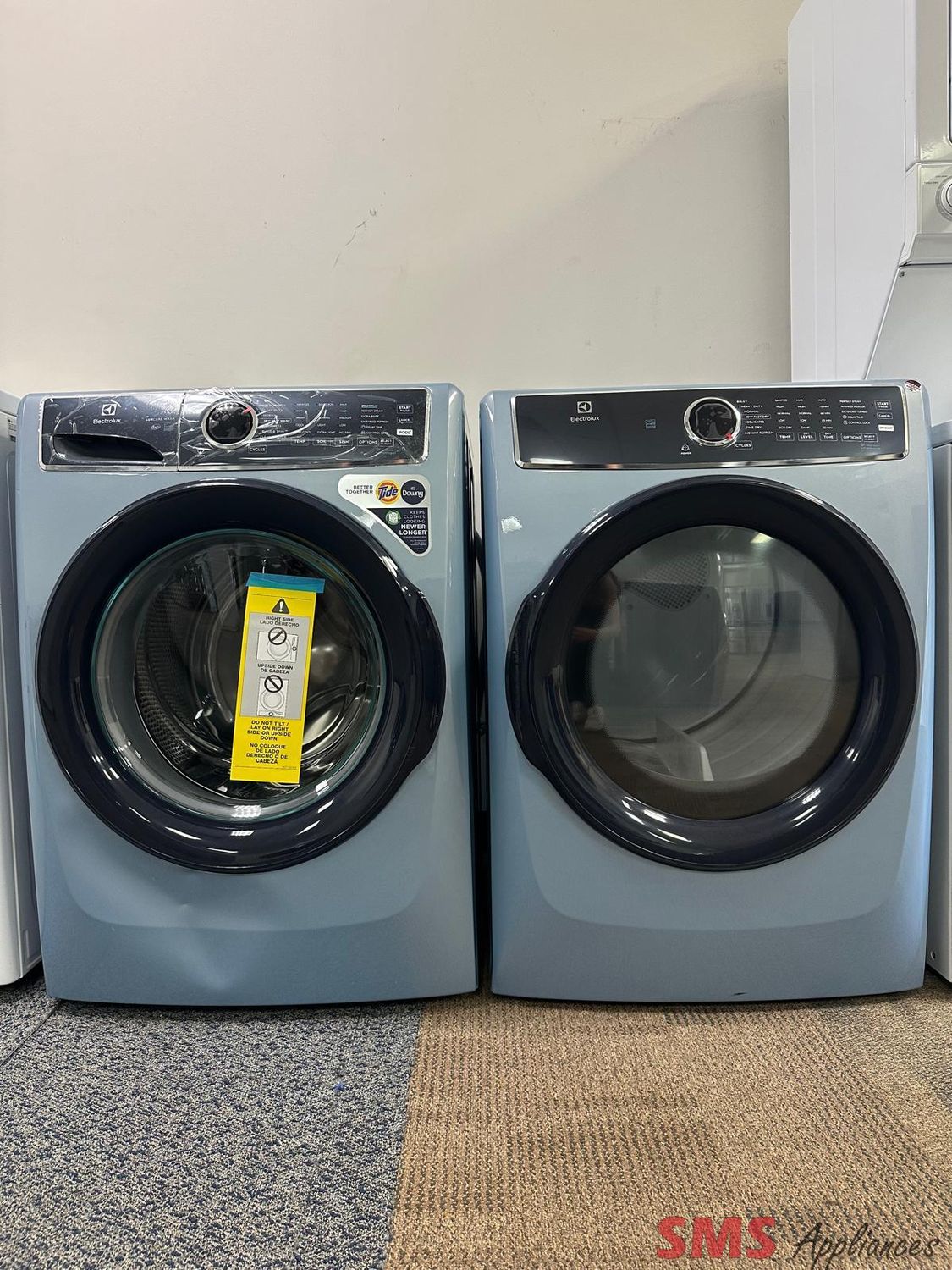 Open Box Scratch & Dent Electrolux Washer & Dryer Set ELFW7437AG0